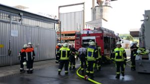 Feuerwehreinsatz : Brand in Industrieunternehmen